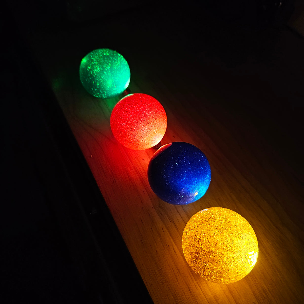 Light-Up Glitter Shifter Ball